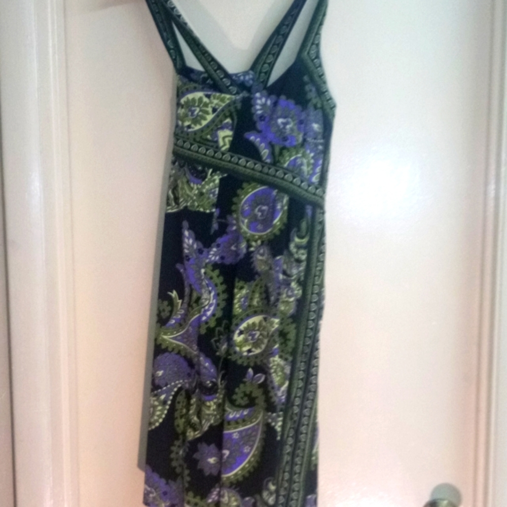 Apt 9 knee length dress,stays ,really a cute dress